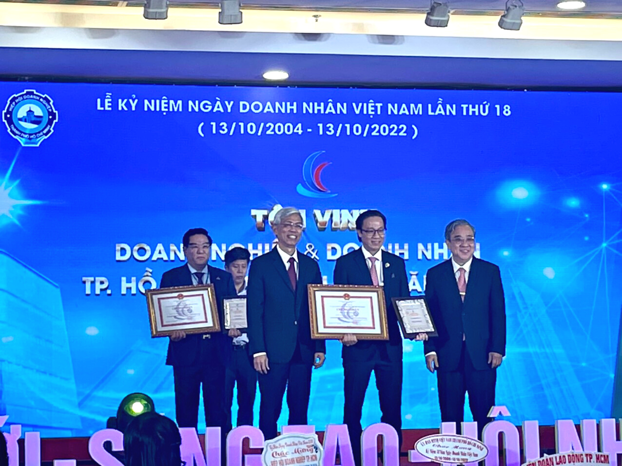 Ông Đinh Hồng Kỳ vinh dự nhận danh hiệu "Doanh nhân TP Hồ Chí Minh tiêu biểu" năm 2022
